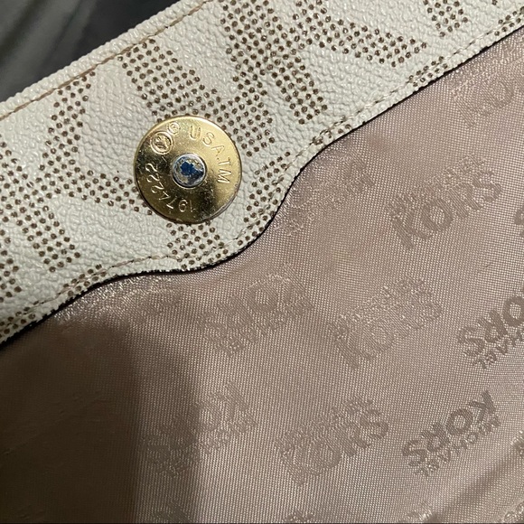 MICHAEL KORS cross body bag - Picture 8 of 9